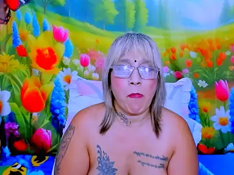 indianroxy webcam