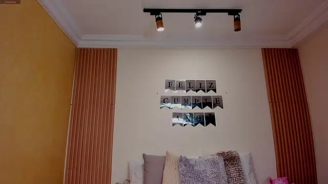 _hanna_sky live cam on StripChat