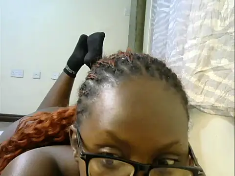 Horny_Larry live cam on StripChat
