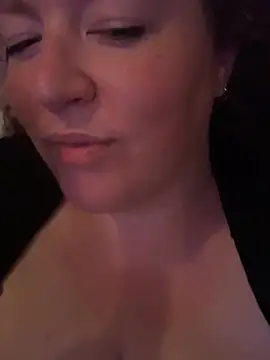 BustyBritishBBW_ live cam on StripChat