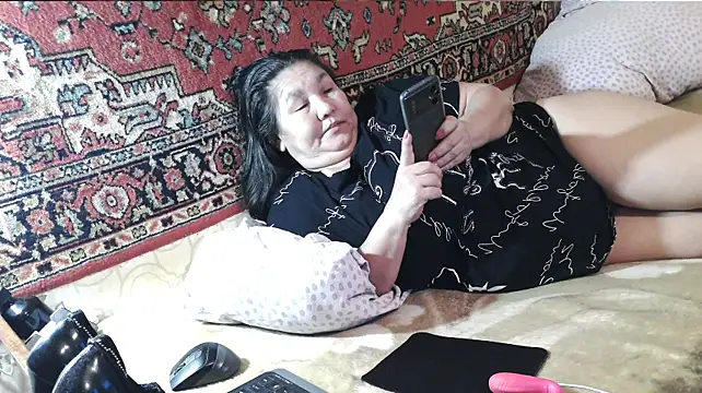 Zulfiya_Bruce webcam