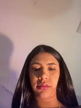 AntonellaRossi live cam on StripChat