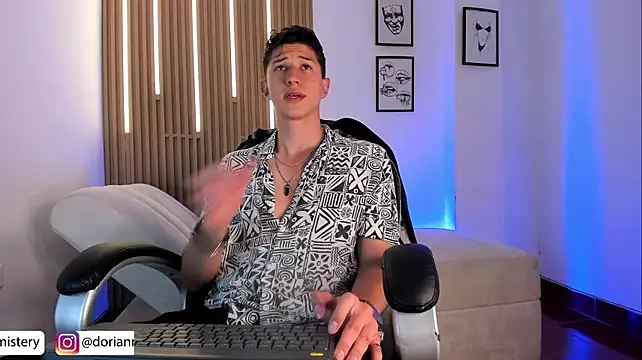 Dorianmistery2322_ webcam