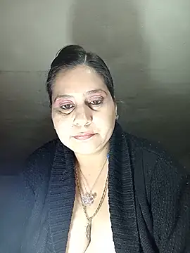 Cynthia186 live cam on StripChat