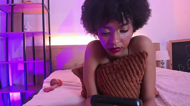 Kiara_Kamau_XXX webcam