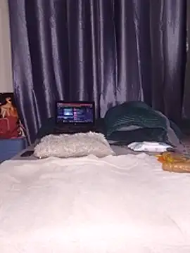 FreakyReign webcam