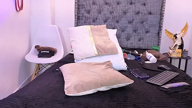 kyana_cream webcam