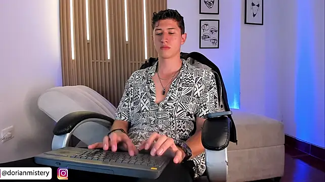 Dorianmistery2322_ webcam