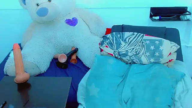 NharaBigCock webcam