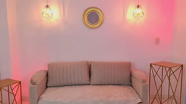 MilaCravee webcam