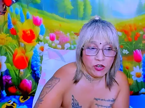 indianroxy webcam
