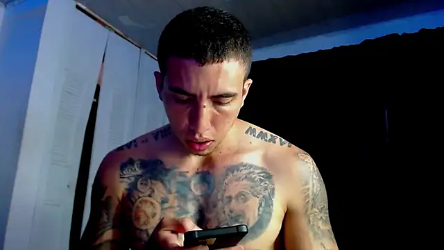 Adam_Hudsond webcam