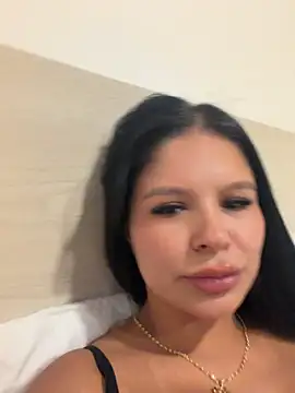 Elara_Luxe webcam