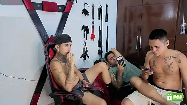 EliteBoysLive webcam