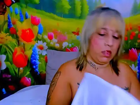 indianroxy webcam