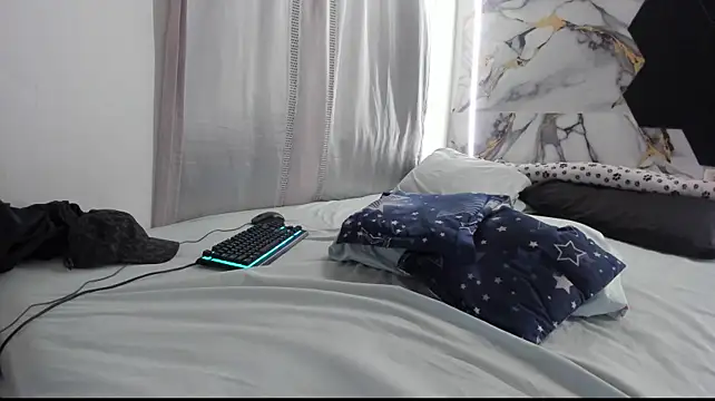 Goldendesirexx__ webcam