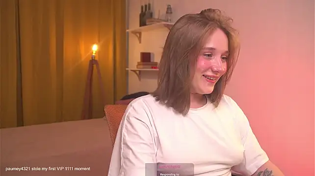 AliceTrenton live cam on StripChat