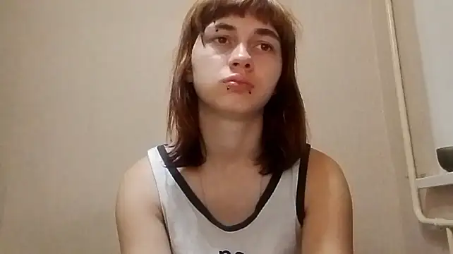 mialivia (F teen) - Tease my sweet nipples