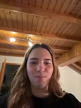 Webcam Model(Naomi-Klein) is live