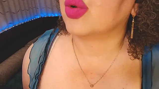 BustyKatty webcam