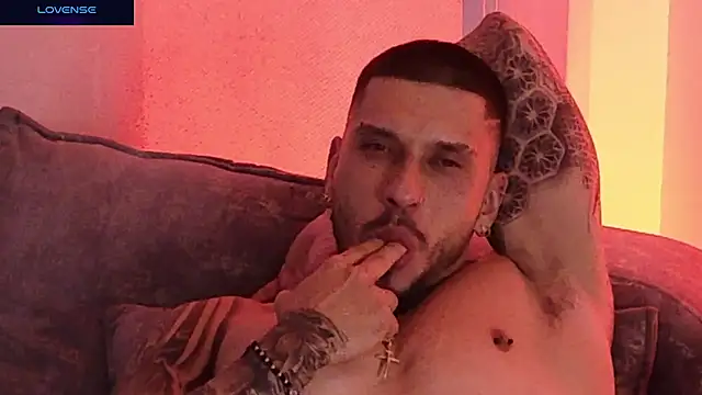 Seth_Vegaa live cam on StripChat
