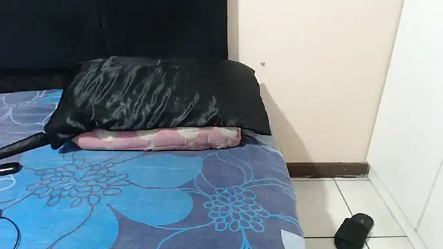 sweethotbabby18 (F young) - squirt party