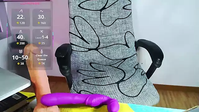 Hannah_Kiim webcam