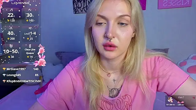 BlondieSummer webcam