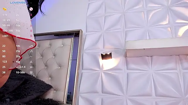 miss_alice_jones webcam
