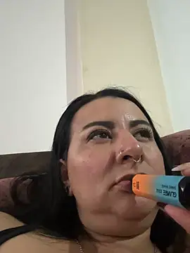 Abril_Luv webcam