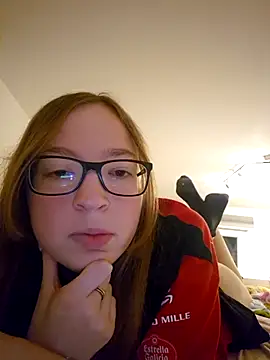 freaky-doll (F young) - Suck 2 Fingers 💦