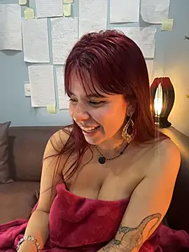 Canneela live cam on StripChat