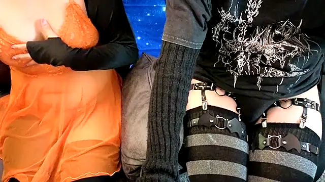 CelestialCouple live cam on StripChat