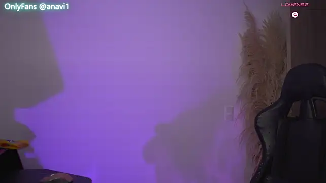 Anavi_ live cam on StripChat