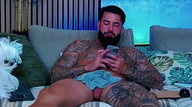 masterkingofmusclee live cam on StripChat