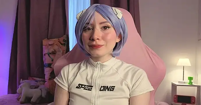 Gin_Lilah live cam on StripChat