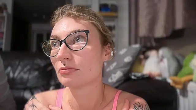 harleyblair live cam on StripChat