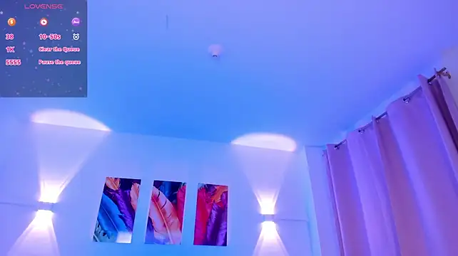 KamiSuarez live cam on StripChat