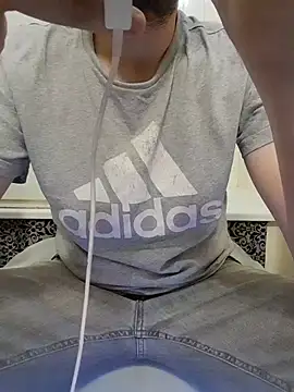 80julien live cam on StripChat