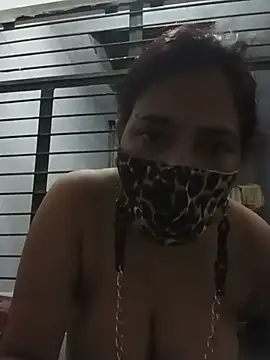This_is_renu live cam on StripChat