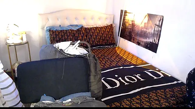 NinaDOM4CUM webcam