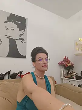 RebeccaNoble live cam on StripChat