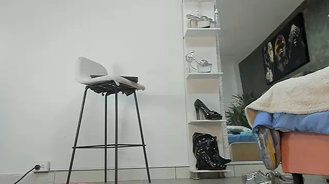 isa_lancaster live cam on StripChat
