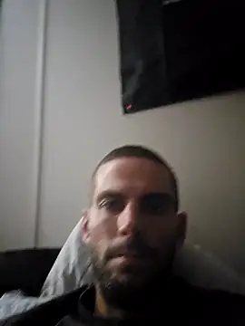 whiteboy4200 live cam on StripChat