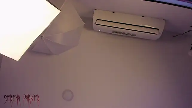 Serenaa_Parker webcam