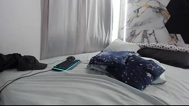Goldendesirexx__ webcam