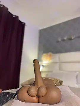 MiilaBlake live now