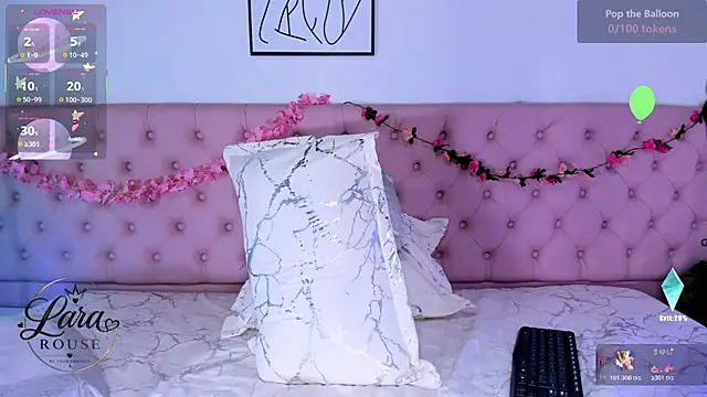 LaraRous live cam on StripChat