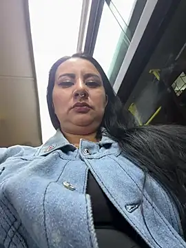 Abril_Luv live cam on StripChat
