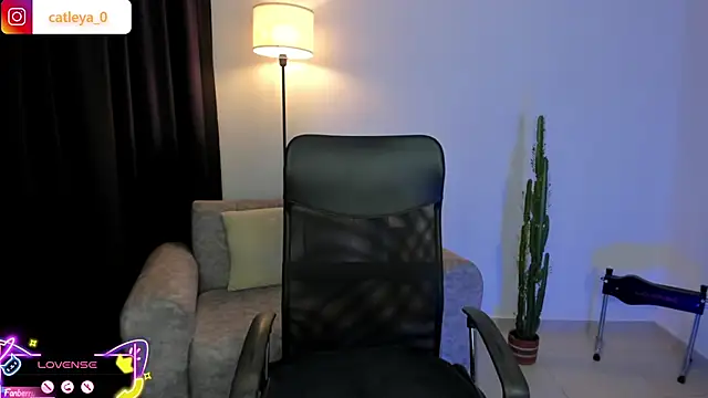 catleya_0 live cam on StripChat